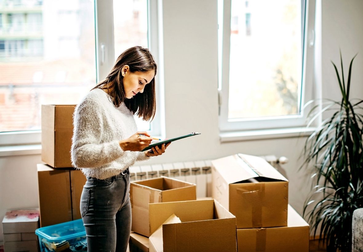 Commercial Moving Services: What to Consider for a Smooth Transition